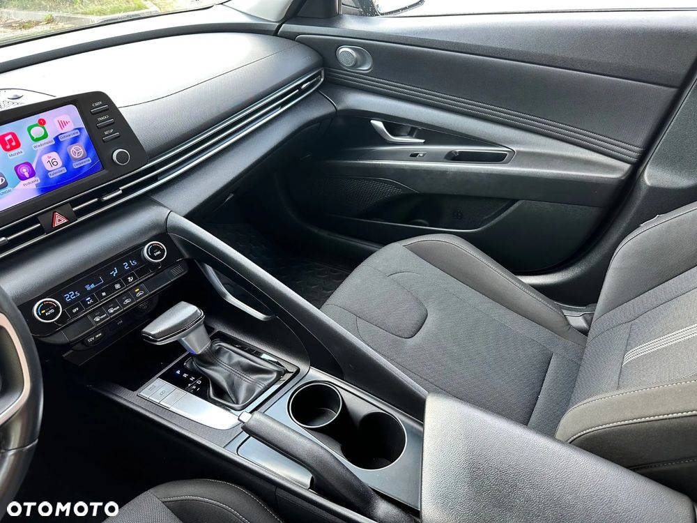 Hyundai Elantra 1.6 Modern CVT - 25