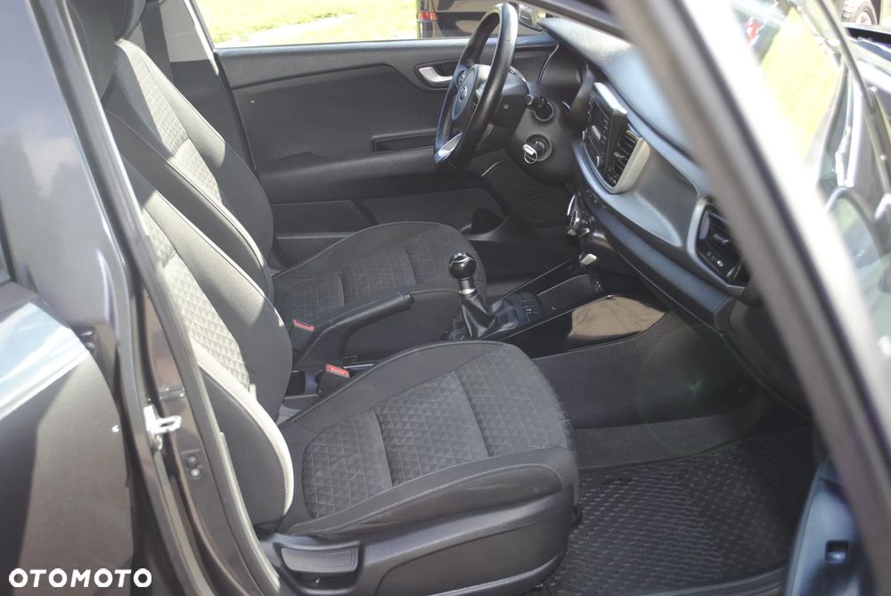 Kia Rio - 12
