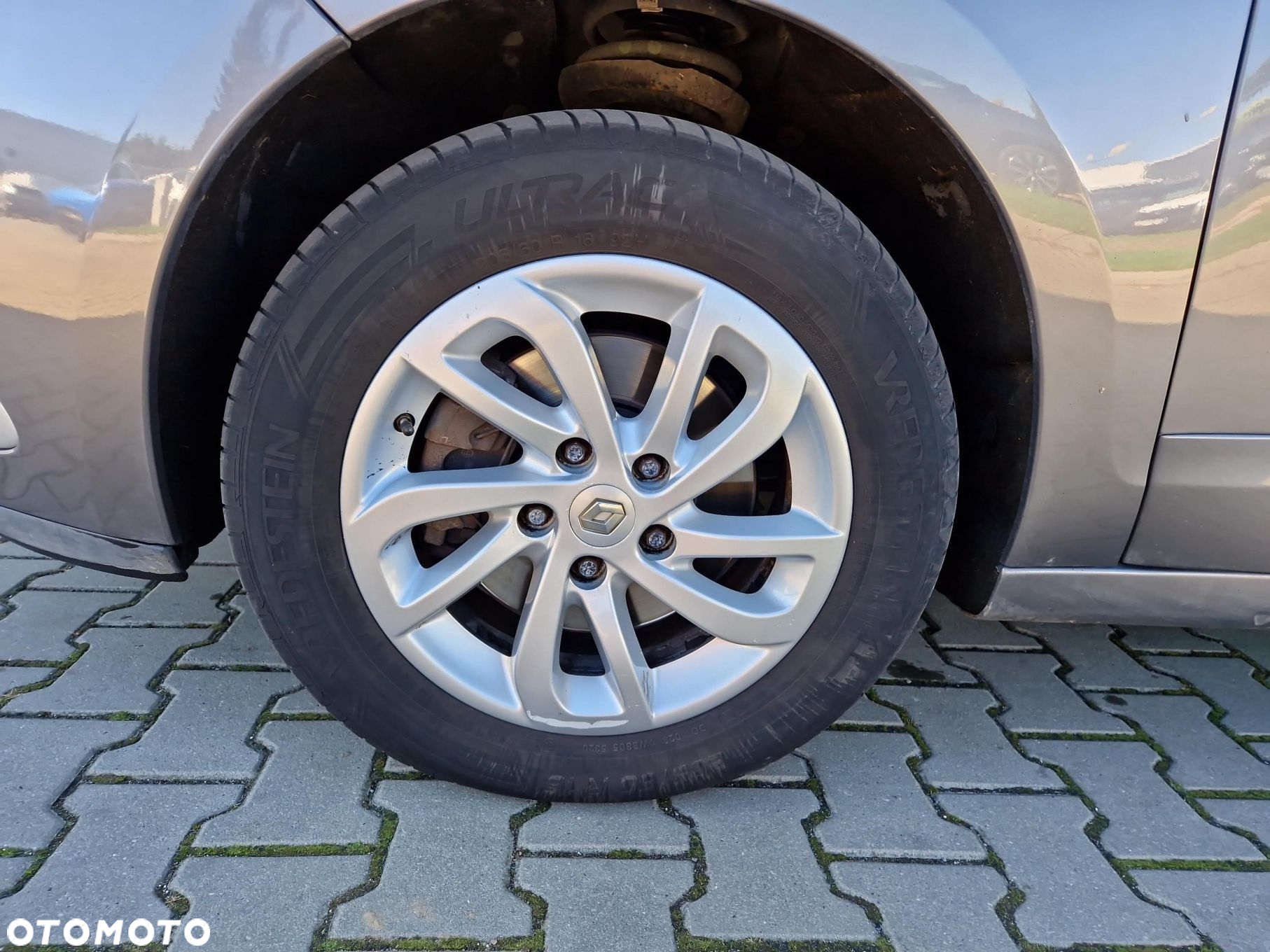 Renault Grand Scenic - 18