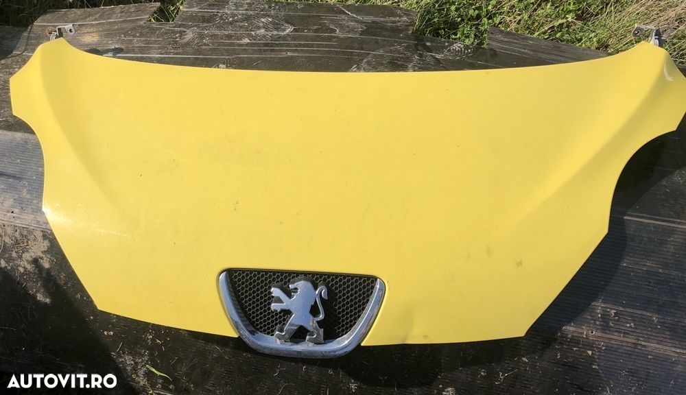 Capota fata peugeot 107 2008 emblema capitonaj masca galbenă - 2