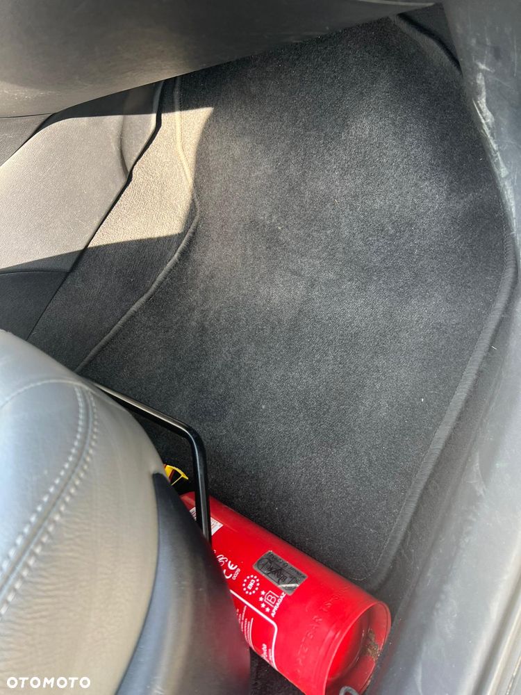 Toyota Avensis 1.8 Multidrive Business Edition - 24