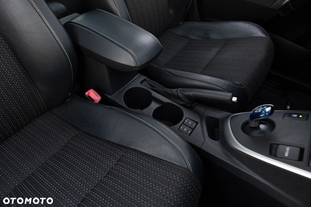 Toyota Auris 1.8 HSD Luna - 27