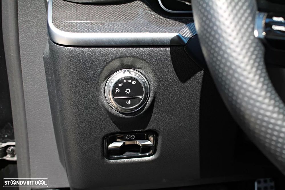 Mercedes-Benz C 300 de T 9G-TRONIC AMG Line - 21