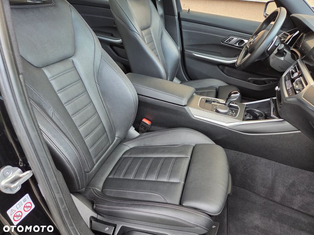 BMW Seria 3 320i Edition M Sport Shadow - 13