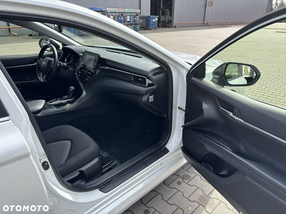 Toyota Camry 2.5 Hybrid Comfort CVT - 16