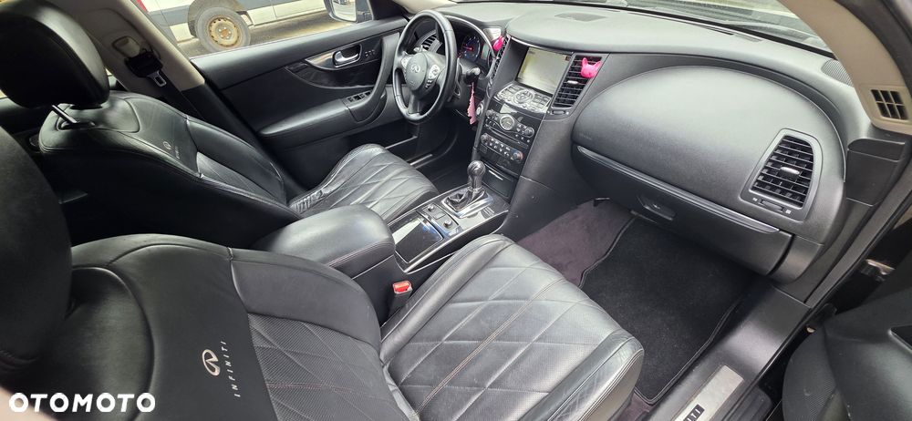 Infiniti FX - 11