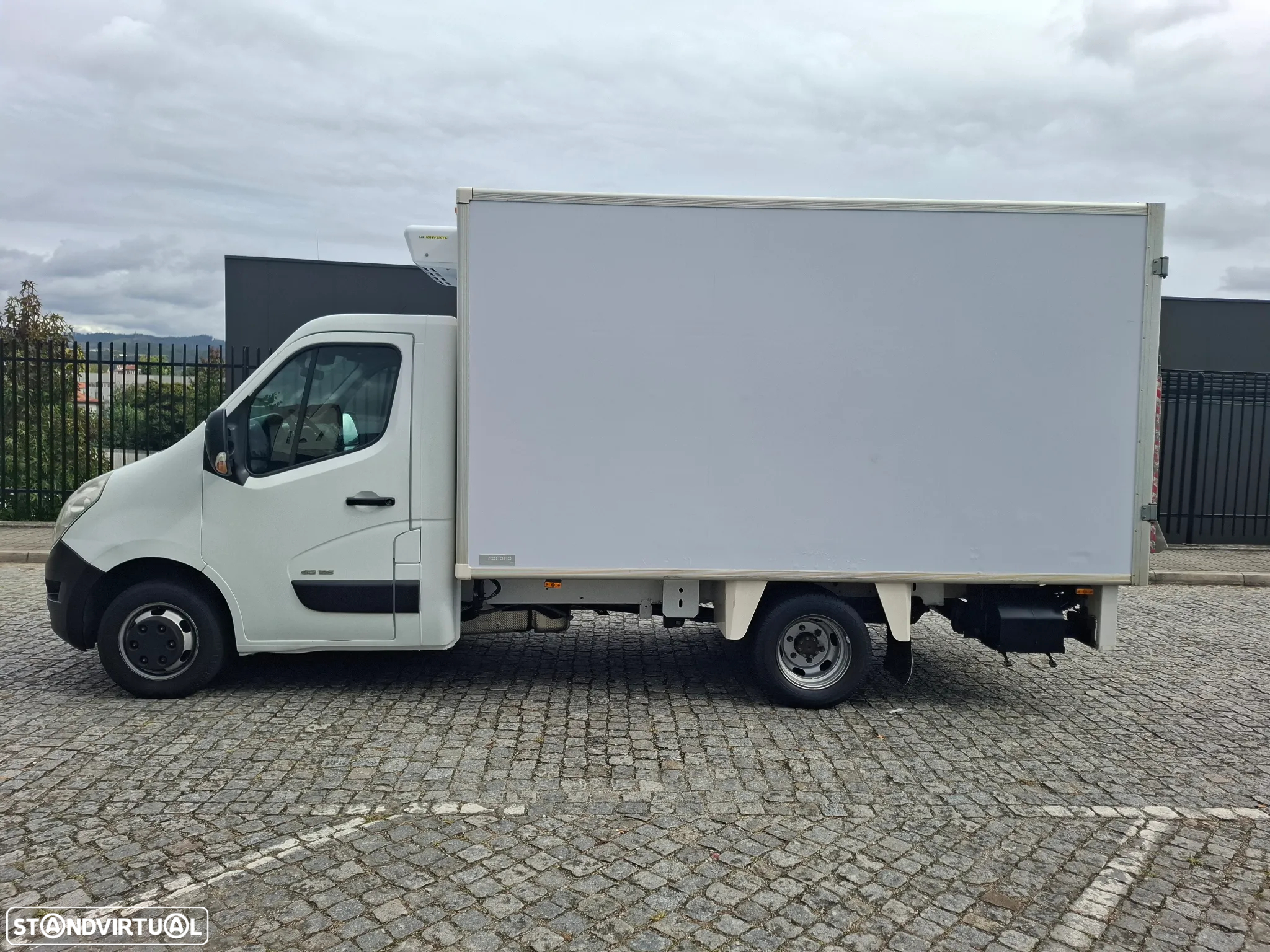 Renault MASTER 2.3DTI C/PLATAFORMA E MOTOR FRIO - 24
