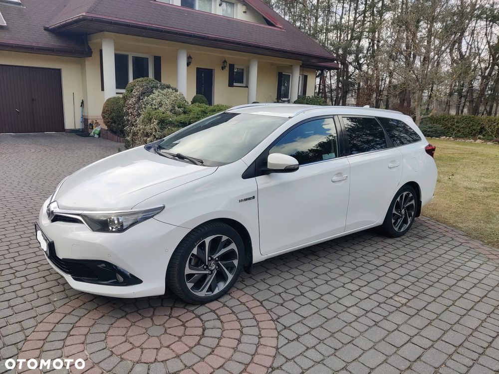 Toyota Auris Hybrid 135 Premium - 1
