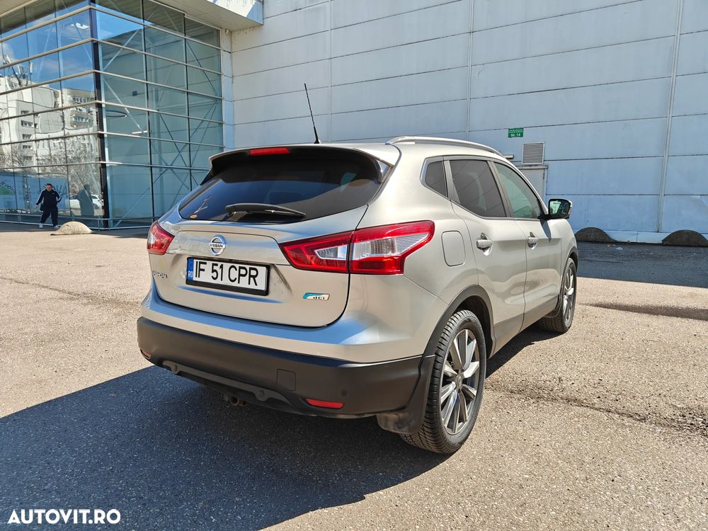 Nissan Qashqai 1.6 DCI Xtronic TEKNA+ - 4