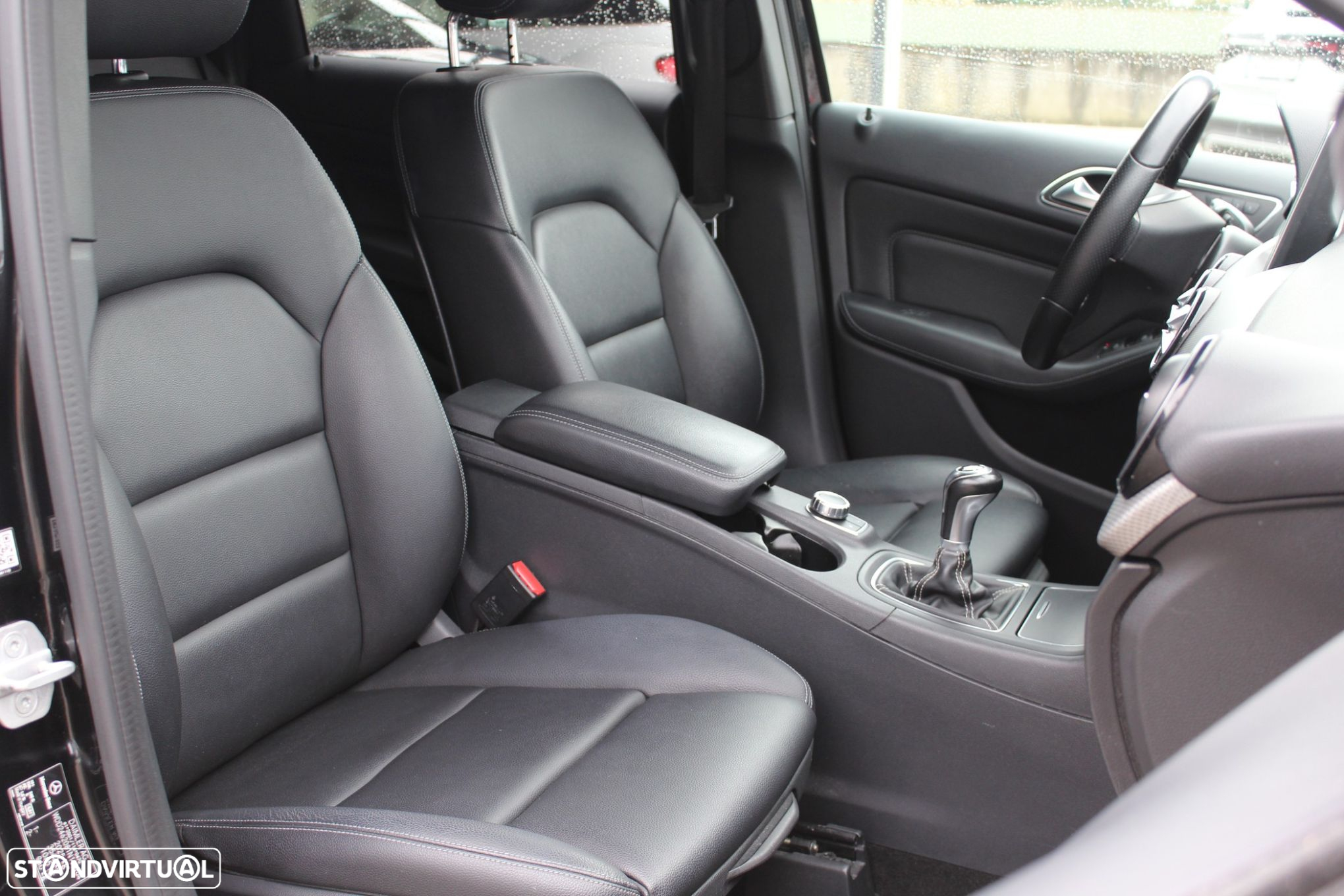 Mercedes-Benz B 200 d AMG Line - 23