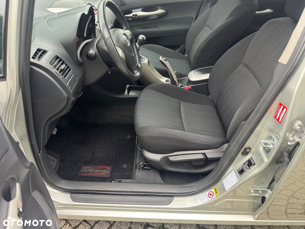 Toyota Auris 1.6 VVT-i Executive - 19