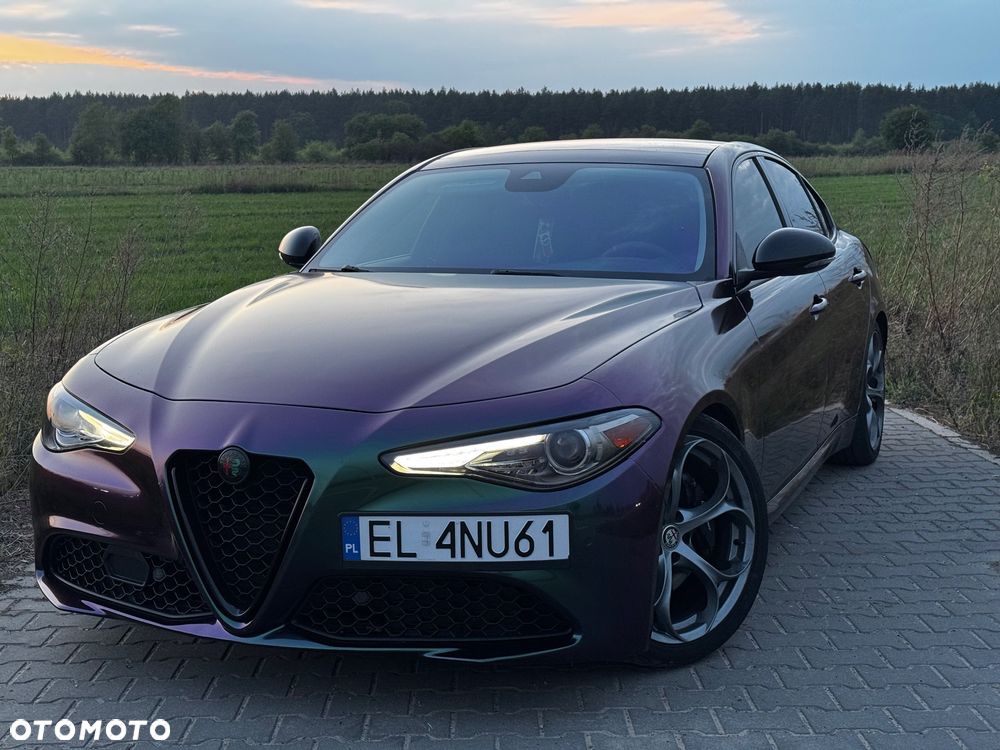 Alfa Romeo Giulia 2.0 Turbo 16V AT8-Q4 Intensa - 10