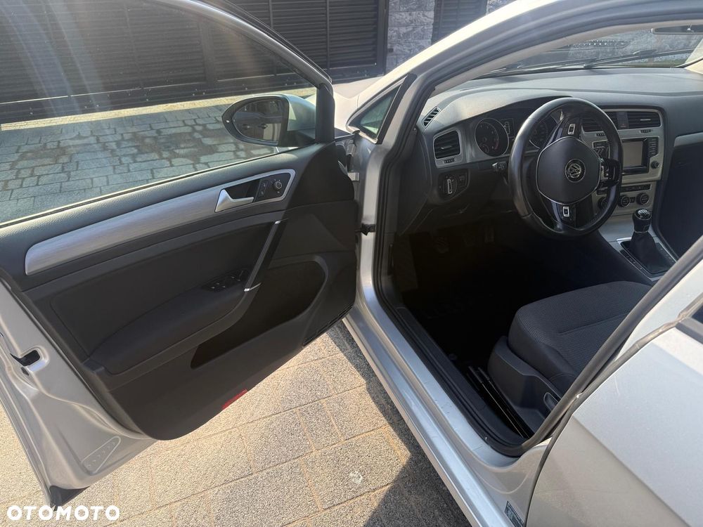 Volkswagen Golf - 16