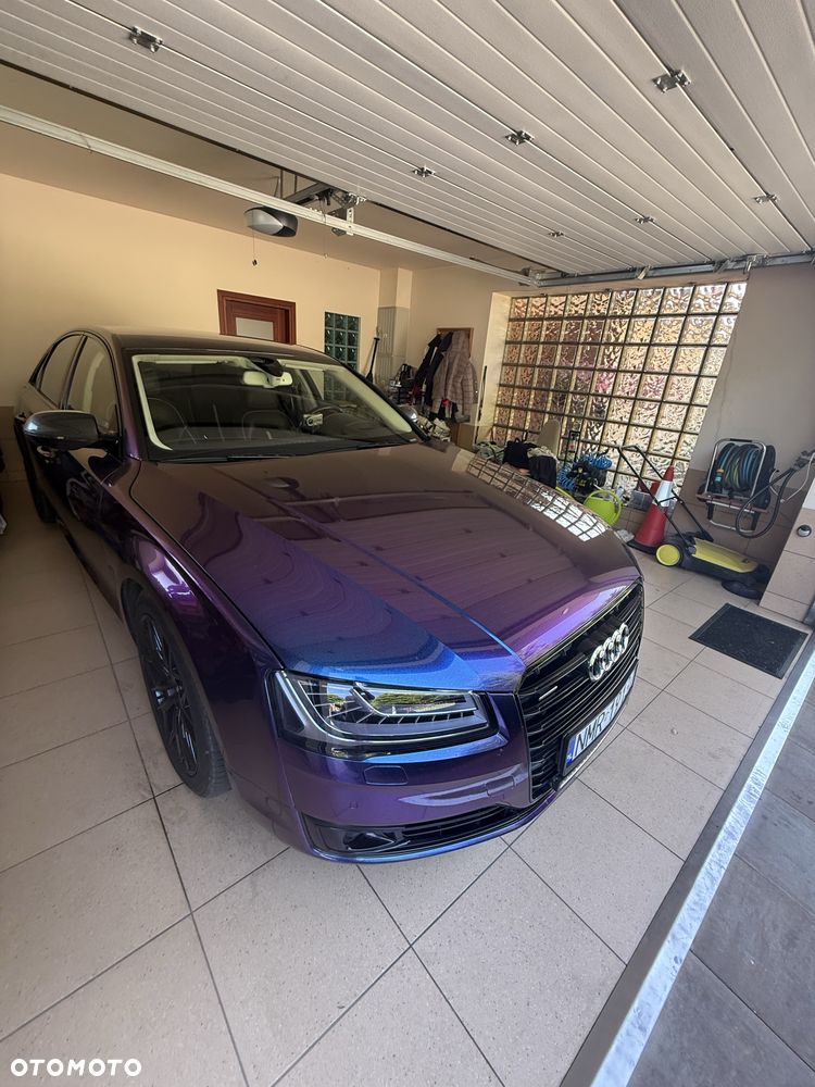 Audi A8 - 1