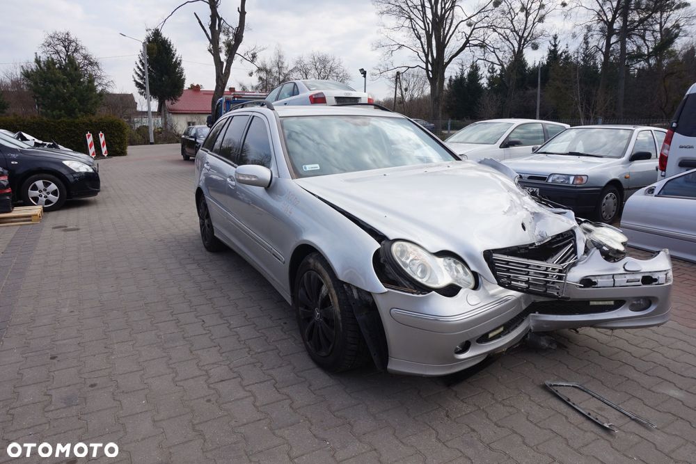 MERCEDES C-KLASA W203 KOMBI 2003 744 2.2 CDI OM646963 143KM 722699 SREBRNY na części - 7