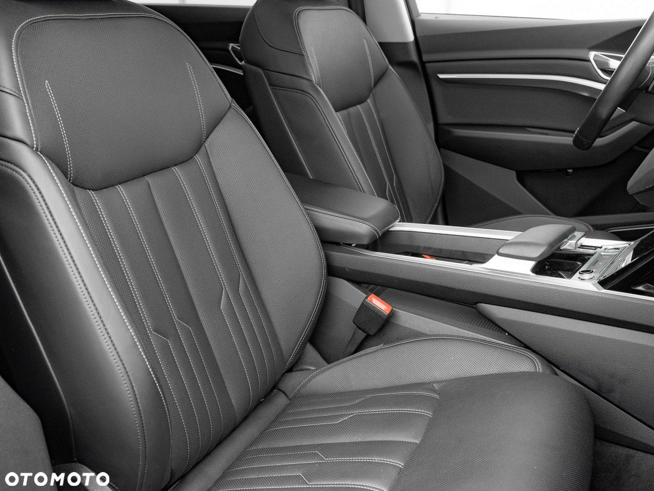 Audi Q8 e-tron 55 114kWh Quattro S Line - 36