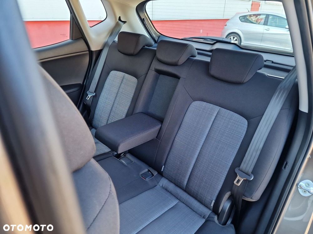 Kia Venga 1.4 M - 16