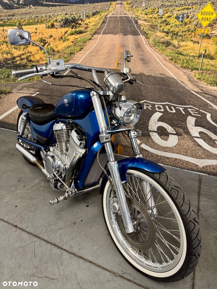 Suzuki Intruder - 3