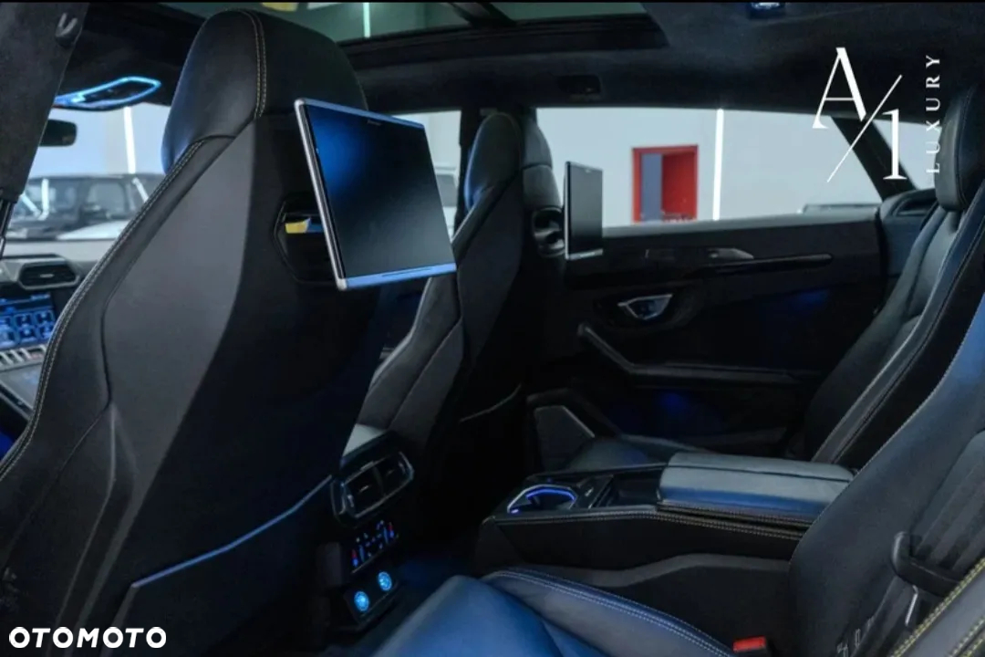 Lamborghini Urus Standard - 3