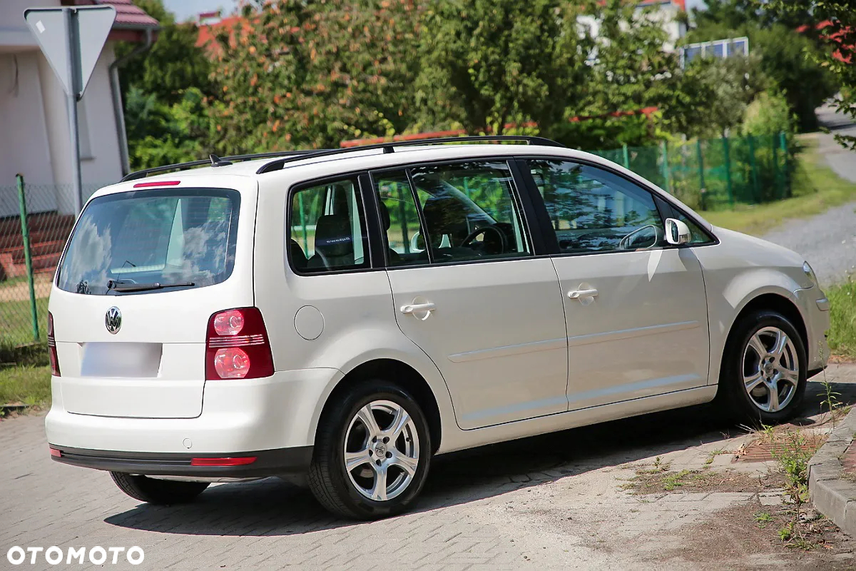 Volkswagen Touran 2.0 TDI DPF Trendline - 9