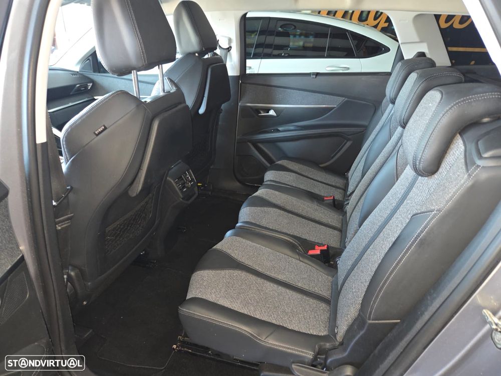Peugeot 5008 PureTech 130 EAT8 Stop & Start Allure Pack - 24