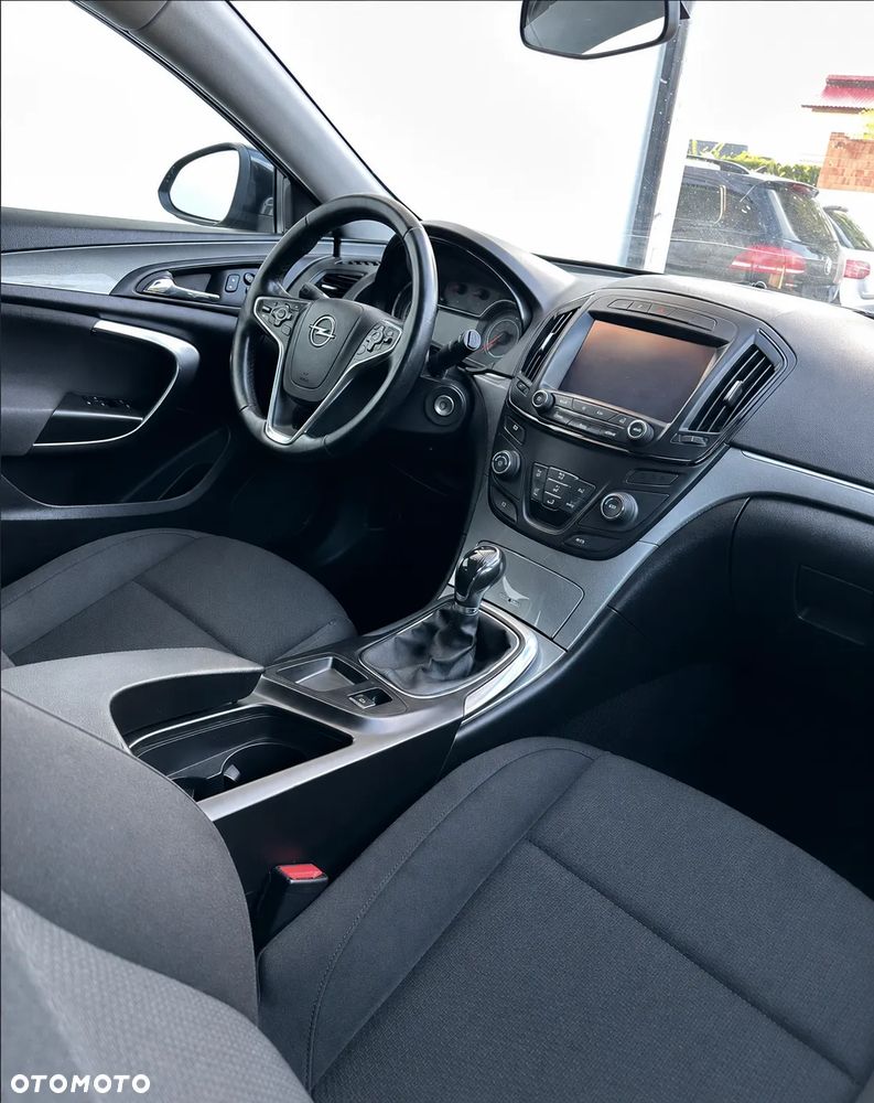Opel Insignia - 25