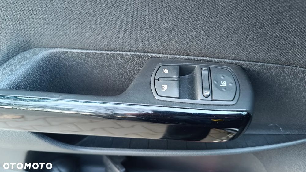 Opel Corsa 1.4 16V Edition 111 Jahre - 9