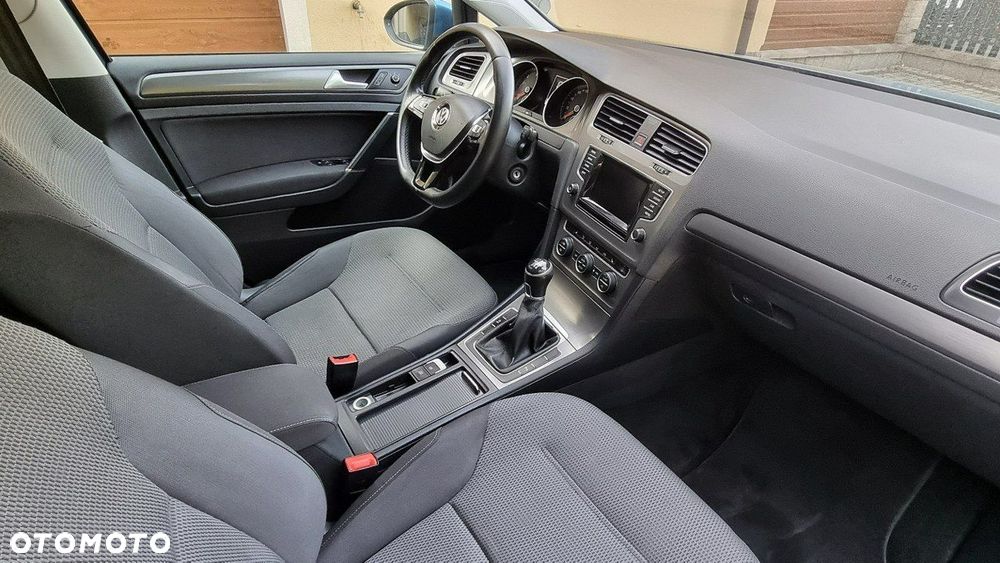 Volkswagen Golf - 12