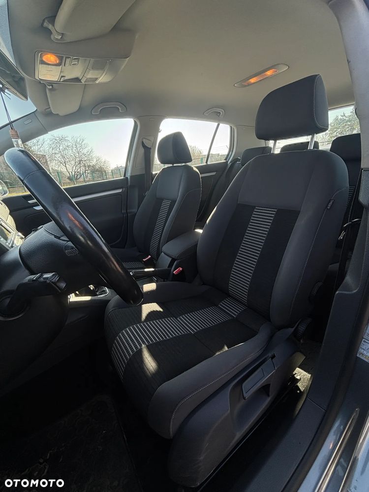 Volkswagen Golf 2.0 TDI United - 11