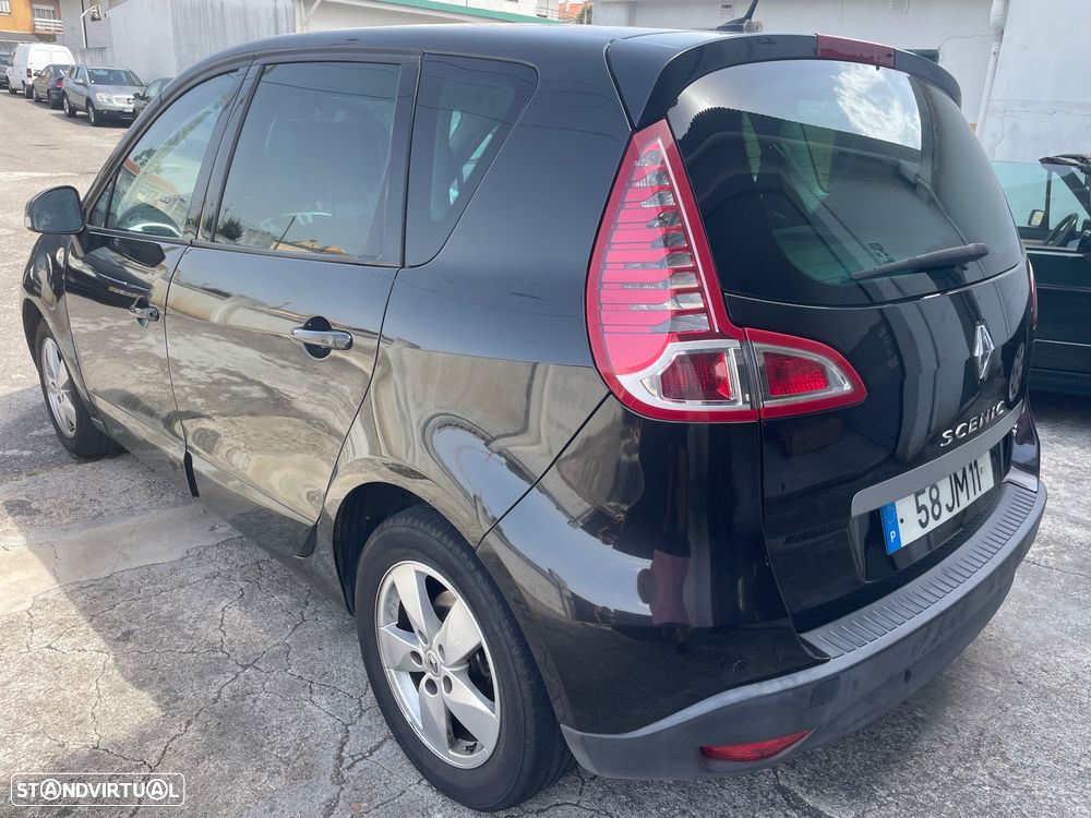 Renault Scénic 1.5 dCi Dynamique S - 4