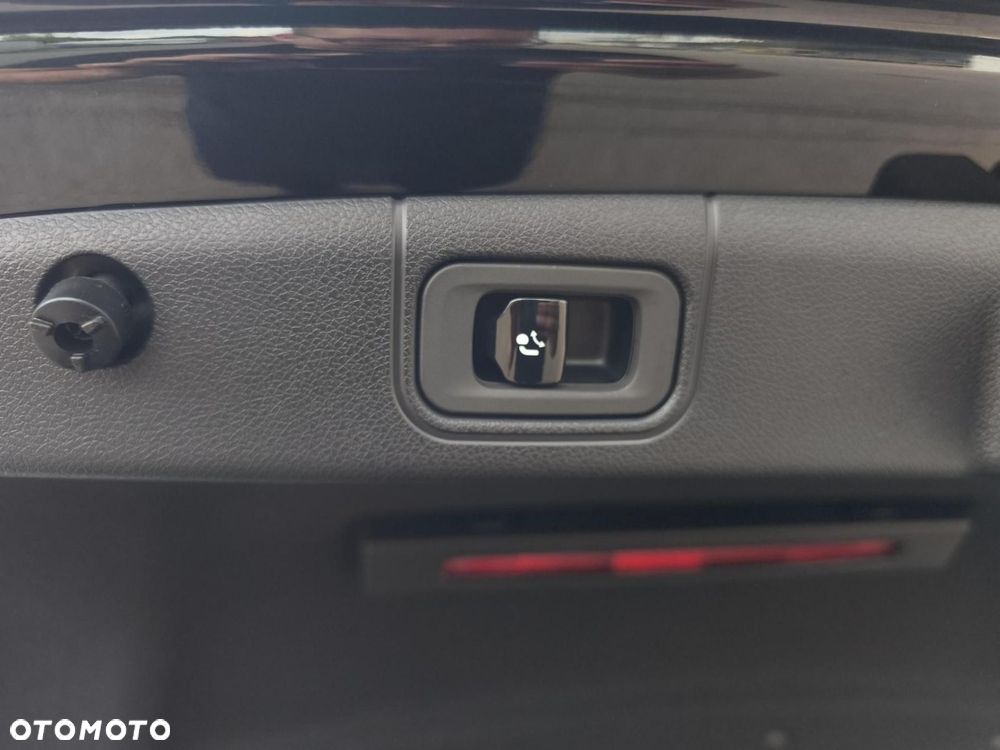 Mercedes-Benz Klasa E - 23