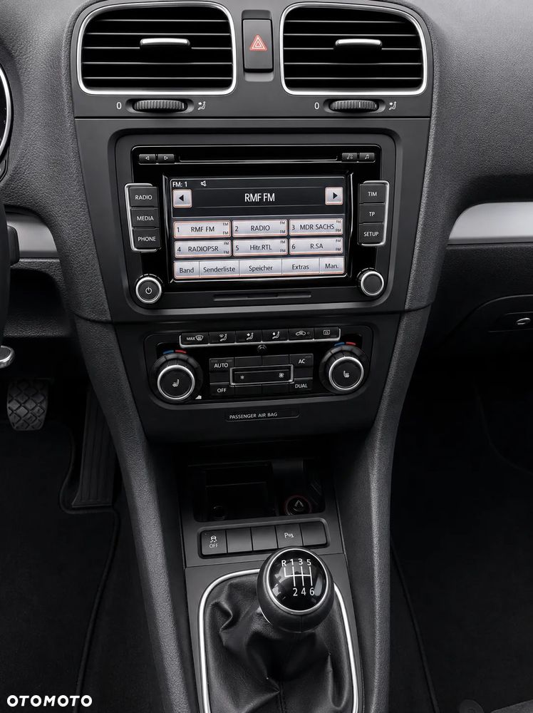 Volkswagen Golf 2.0 TDI DPF Highline - 14