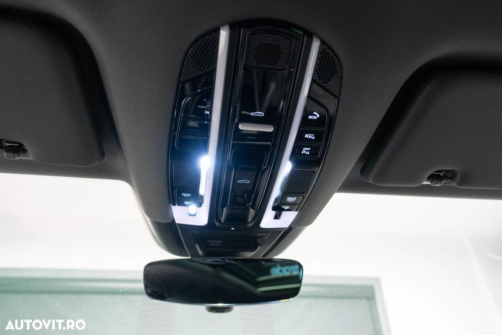 Porsche Cayenne - 16