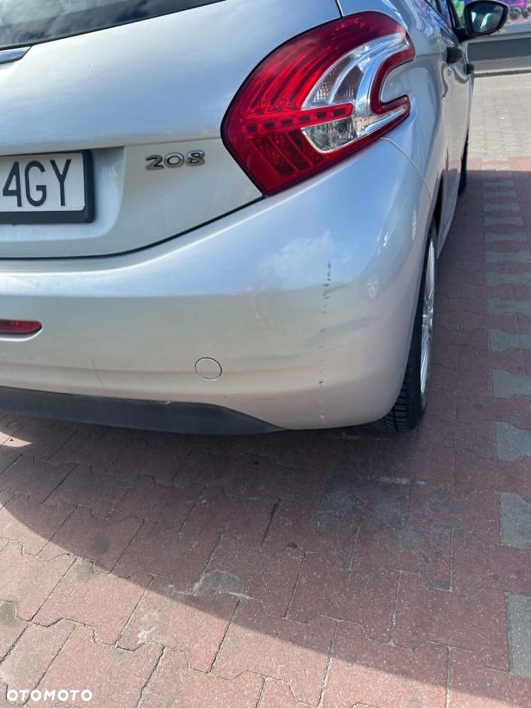 Peugeot 208 - 5