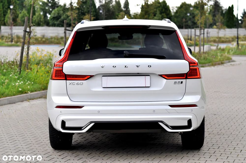 Volvo XC 60 B5 B AWD Plus Dark - 6