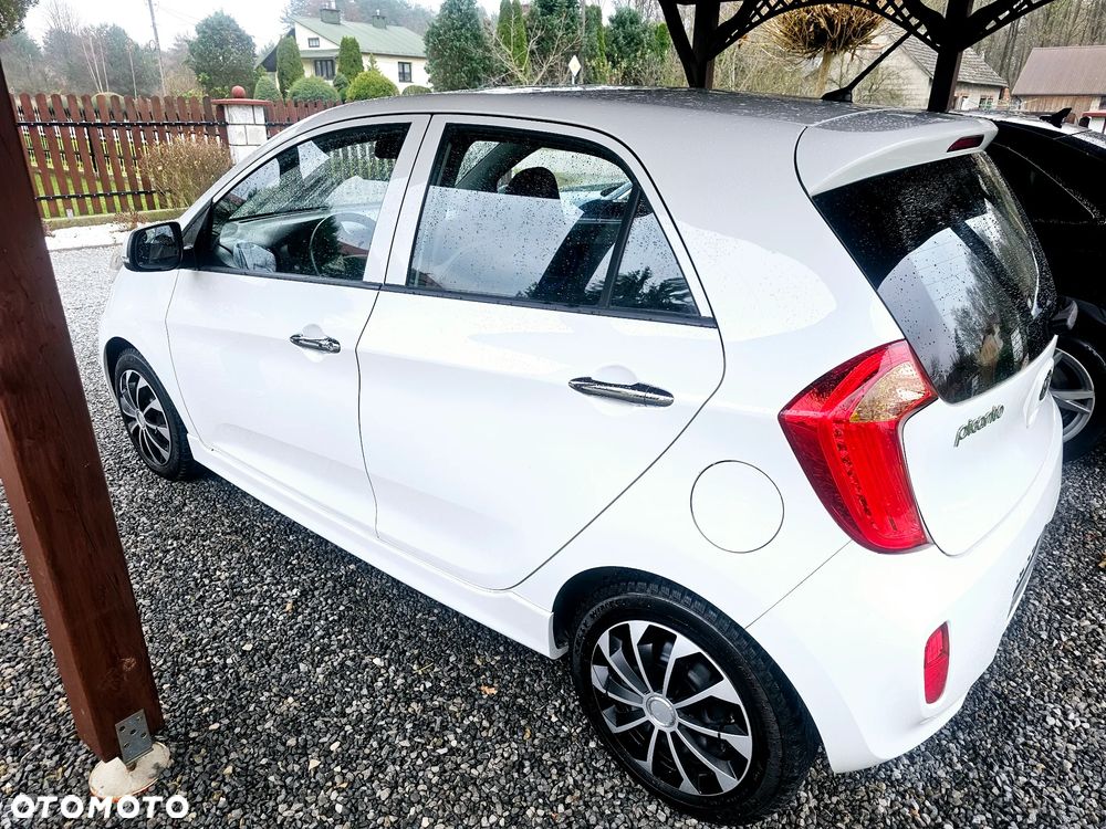Kia Picanto 1.0 Dream Team Edition - 12
