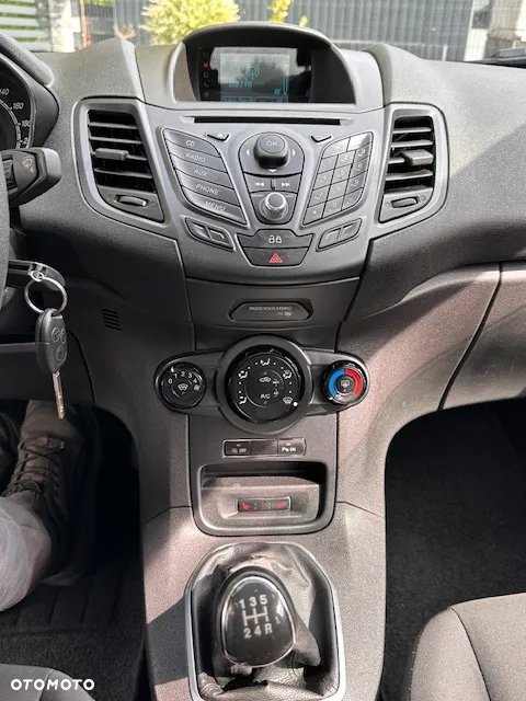 Ford Fiesta 1.6 TDCI Champions Edition - 16