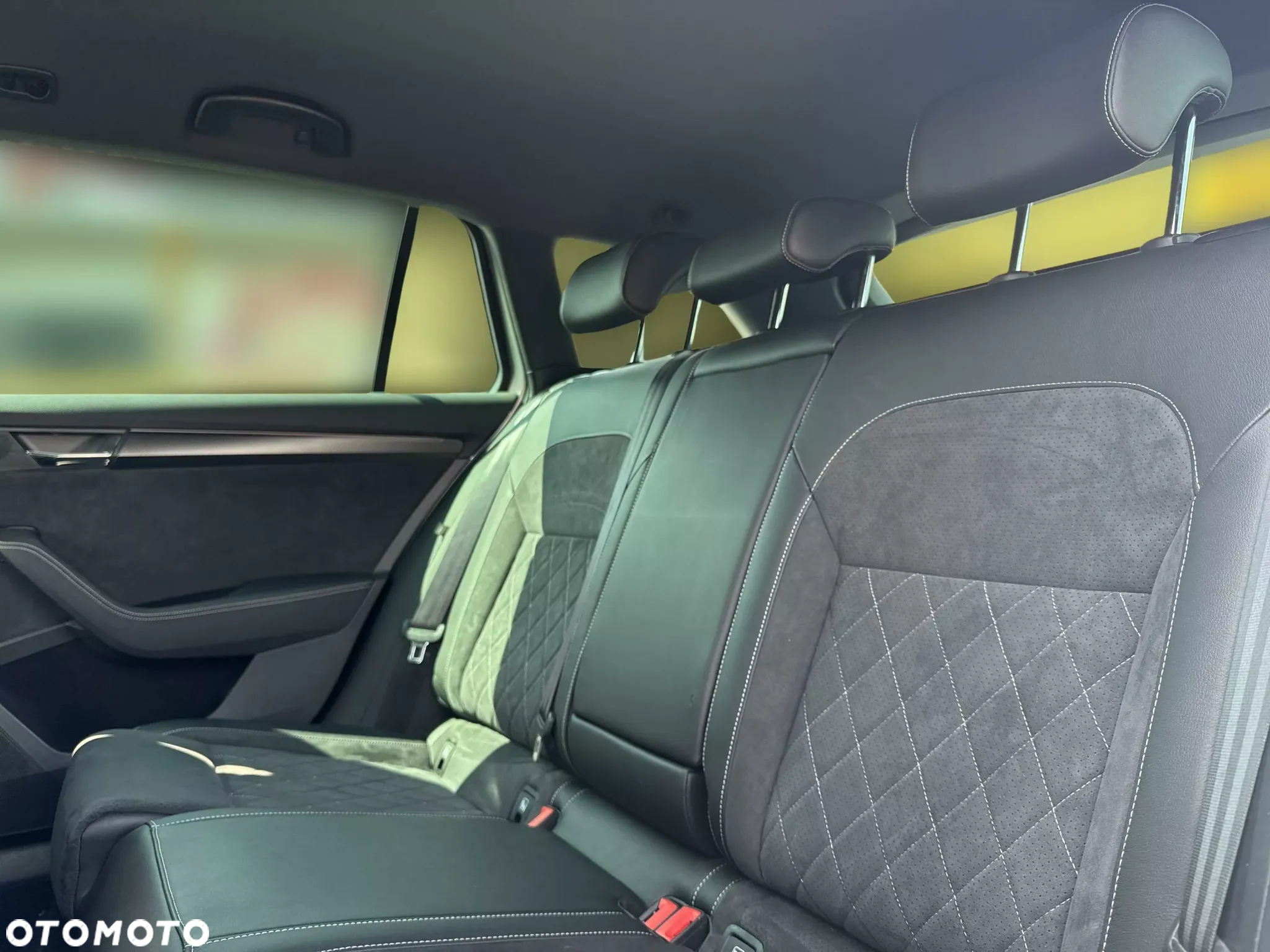 Skoda Superb 2.0 TDI SCR Sportline DSG - 16