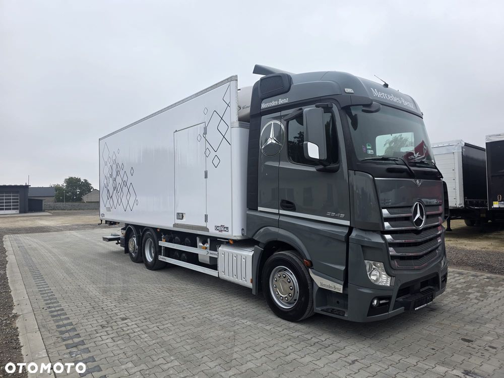 Mercedes-Benz / ACTROS / 2545 / E 6 / CHŁODNIA + WINDA - 23