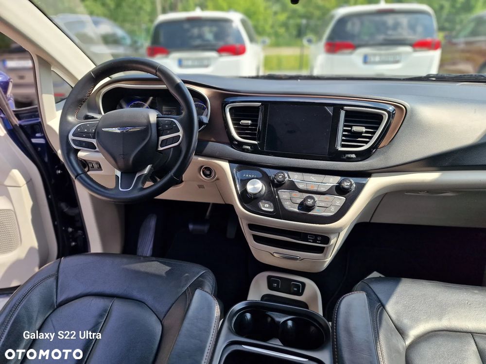 Chrysler Pacifica - 14