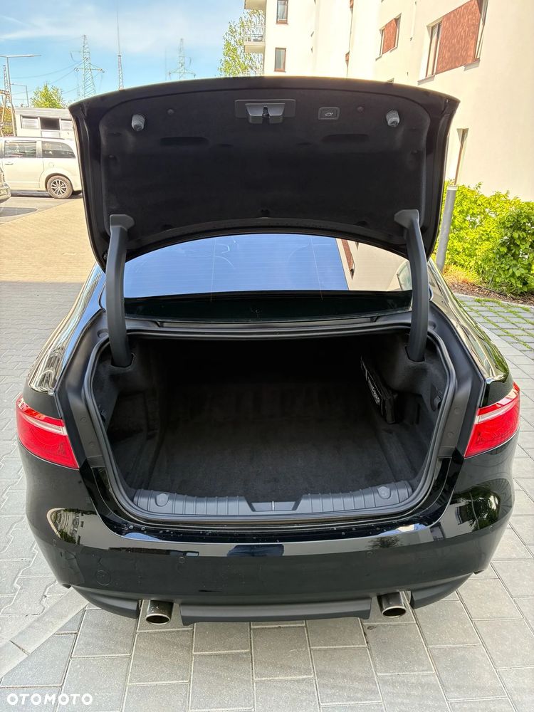 Jaguar XF 20t Prestige - 22