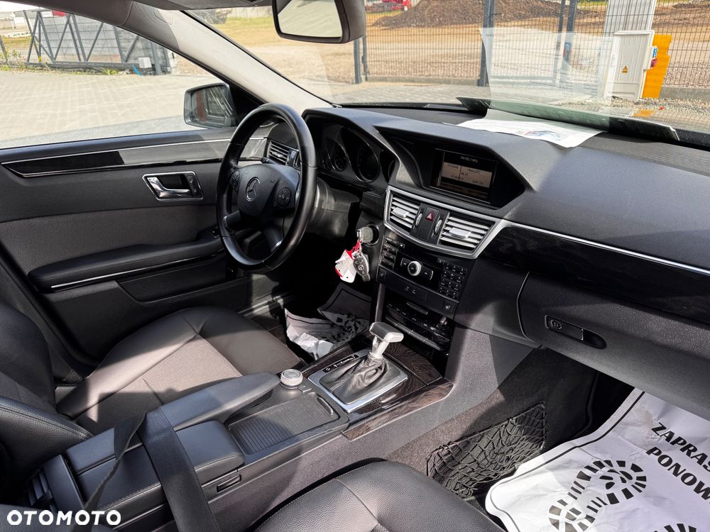 Mercedes-Benz Klasa E 250 CDI DPF BlueEFFICIENCY 7G-TRONIC Avantgarde - 29