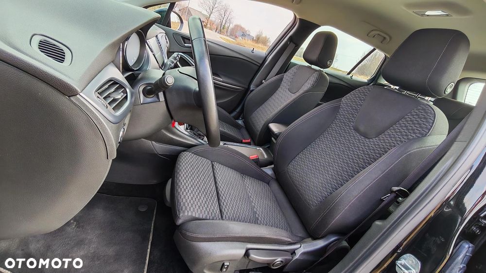 Opel Astra 1.4 Turbo Innovation - 24