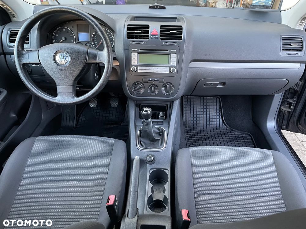 Volkswagen Jetta 1.6 FSI Trendline - 8