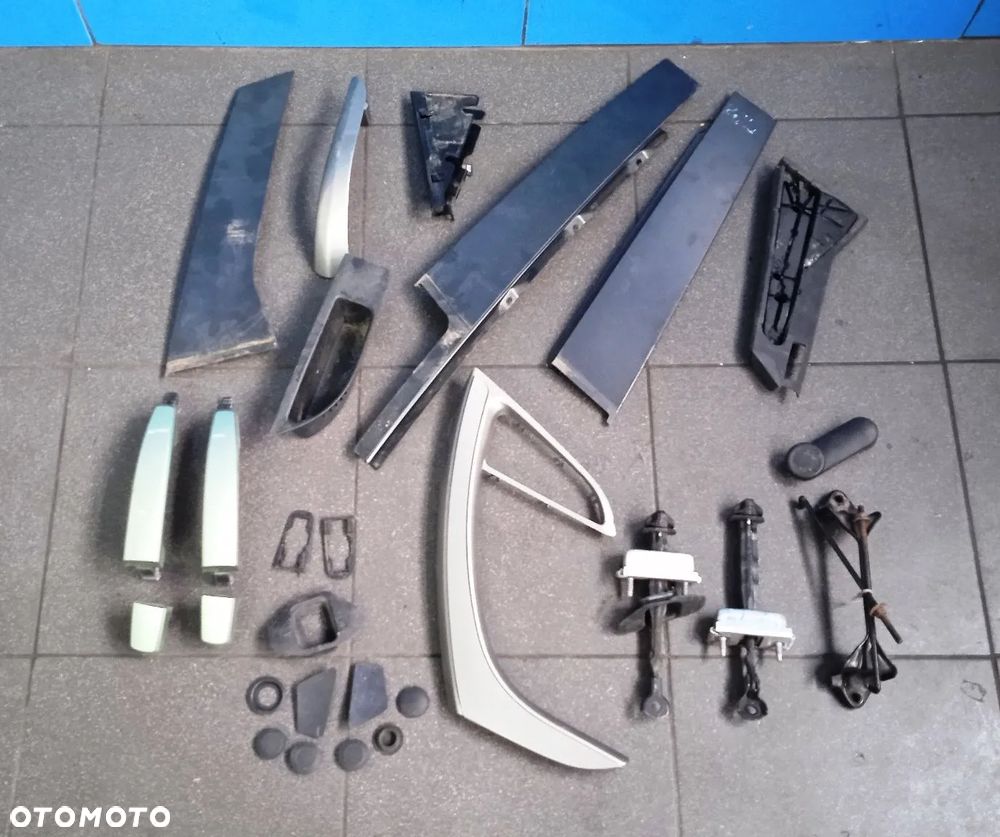 Osprzęt mechanizmy podnoszenia szyb drzwi lewy przód i tył klamka Opel Astra J IV - 1