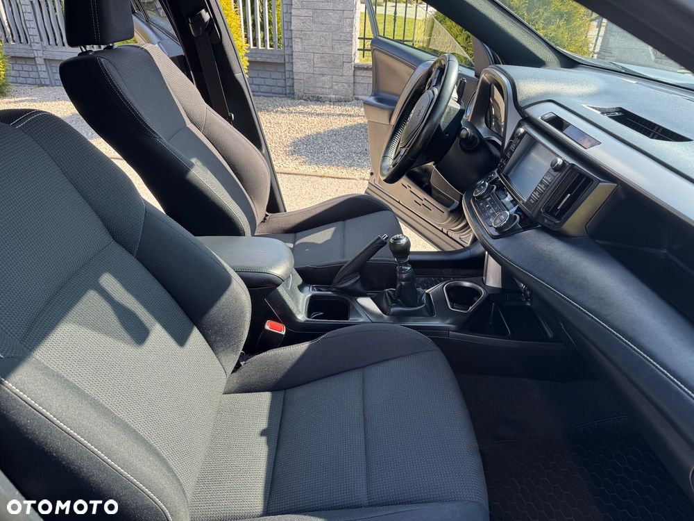 Toyota RAV4 2.0 D-4D Active 4x2 - 12