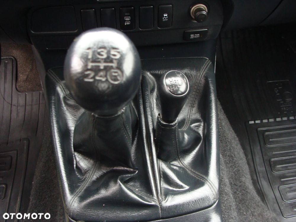 Toyota Hilux 2.5 D-4D DLX - 18