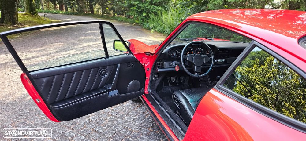 Porsche 911 Série G - 9