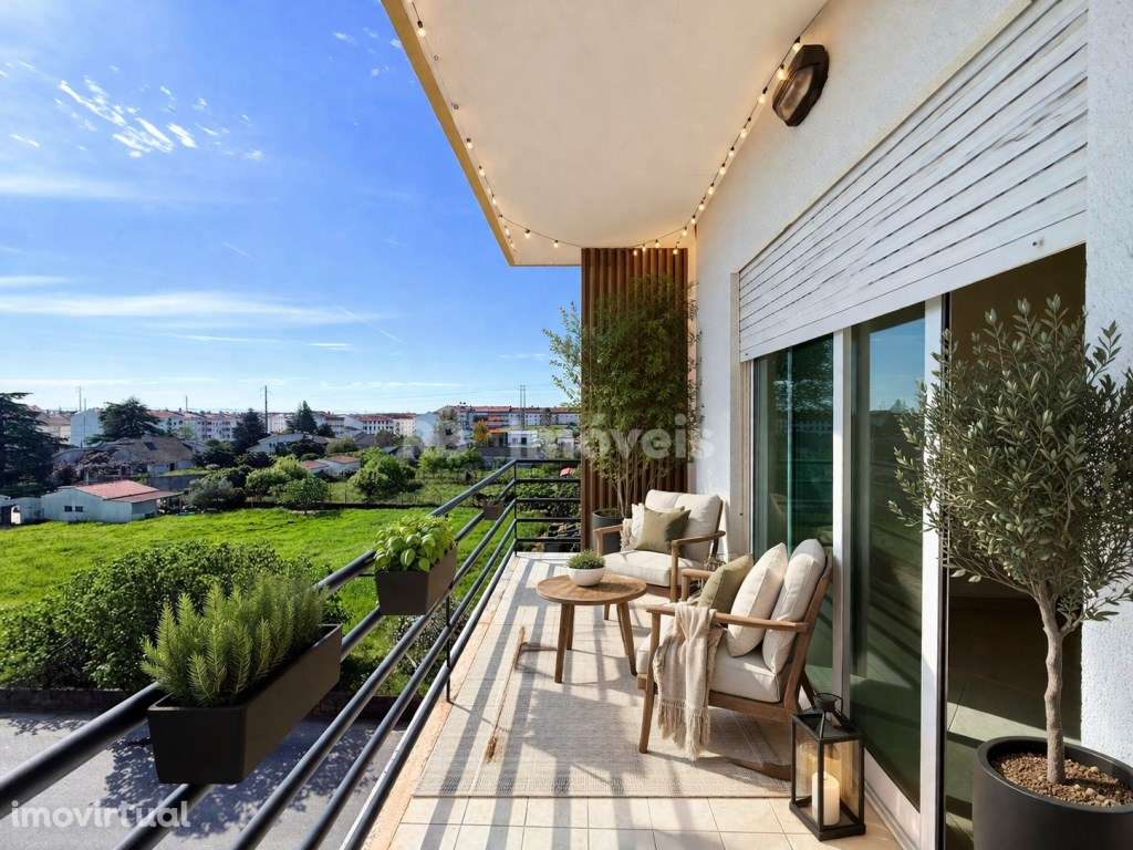 Apartamento T2 c/ 2 Varandas, Sótão e Garagem - Entroncamento - Grande imagem: 4/38