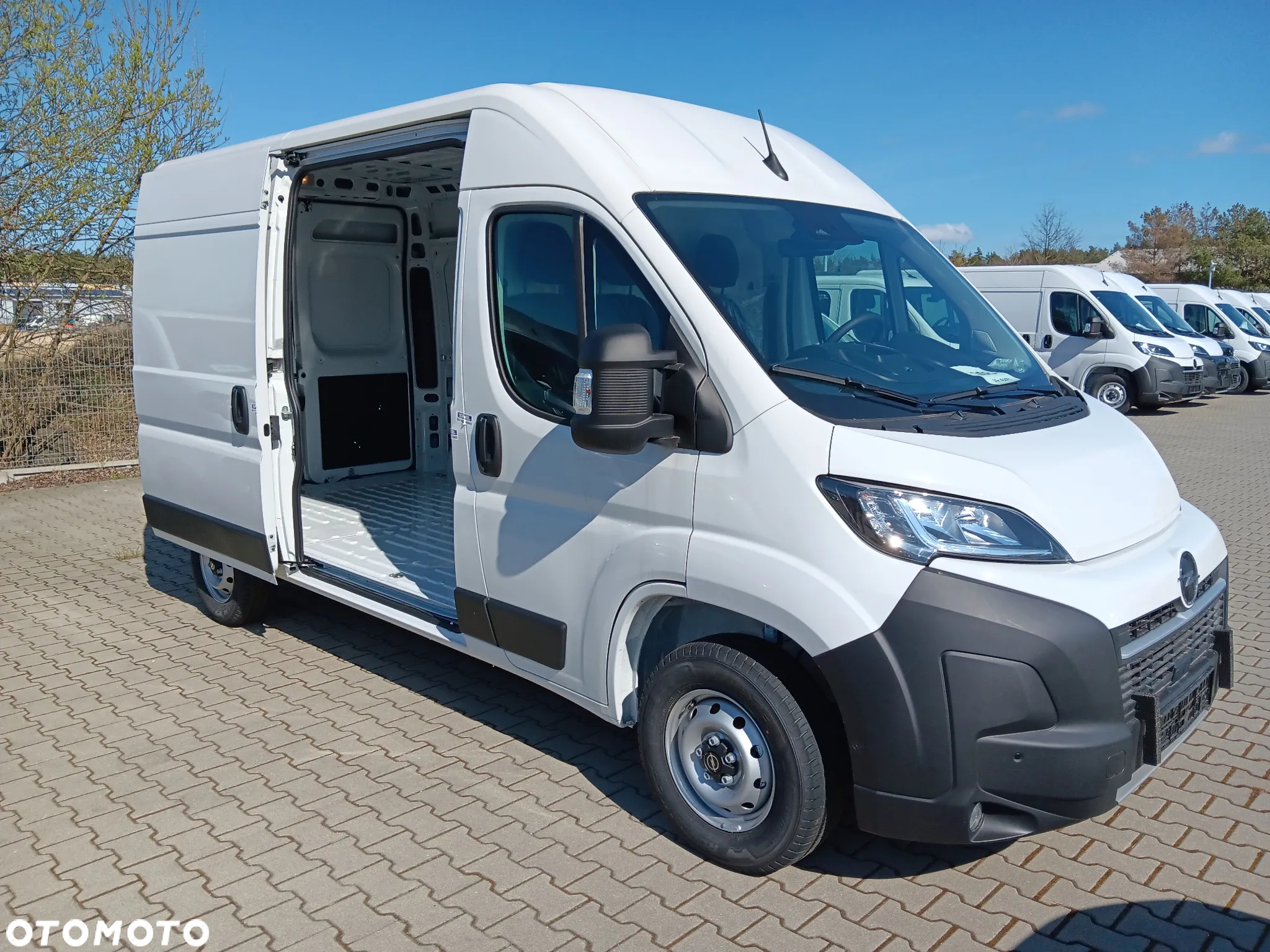 Opel Movano Furgon L2H2 - 2